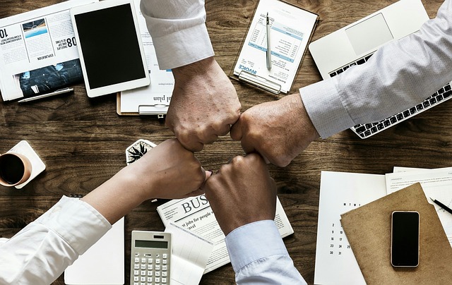 1773293099221474.jpg teamwork-3213924_640.jpg